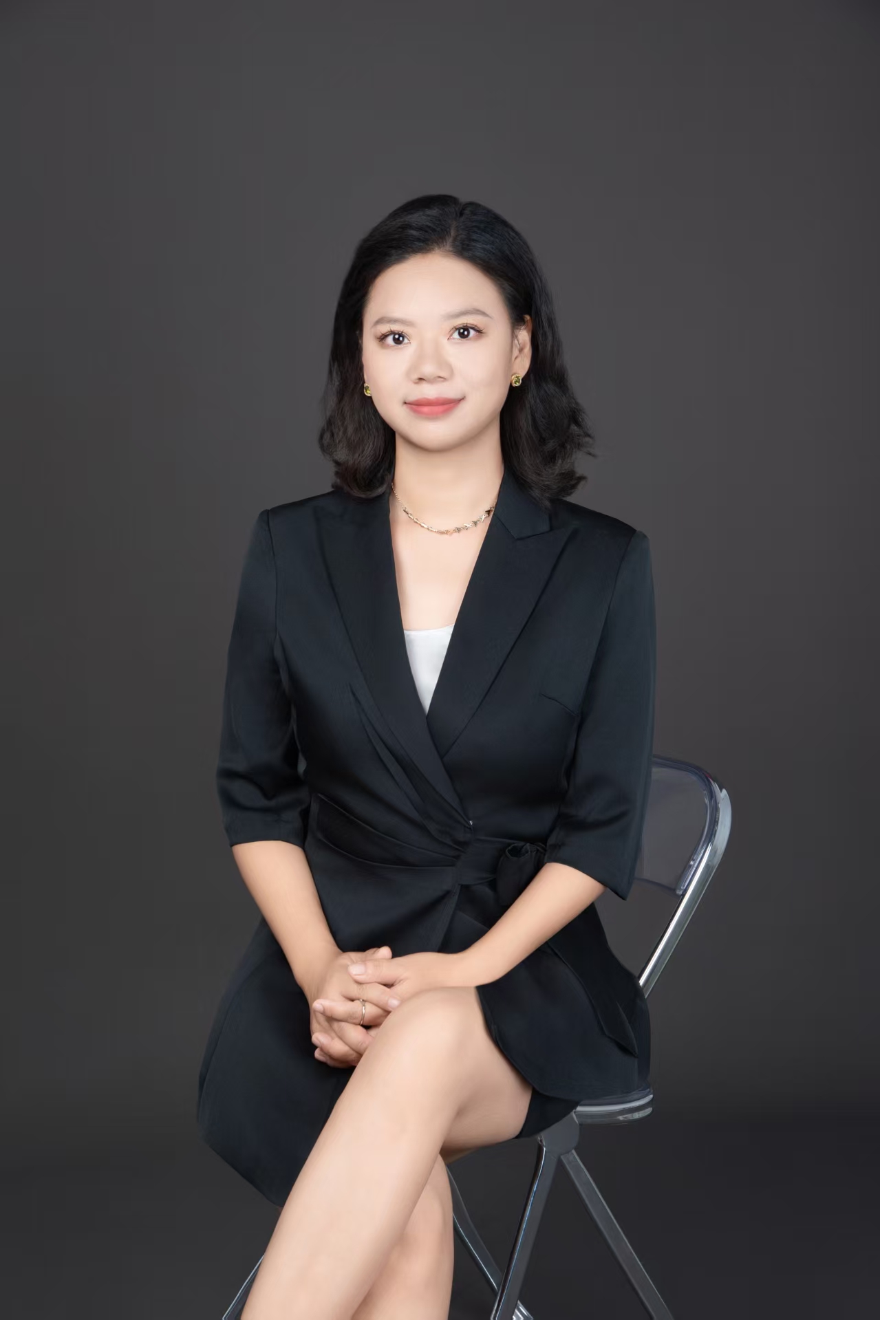 致高专业律师：严晓娅