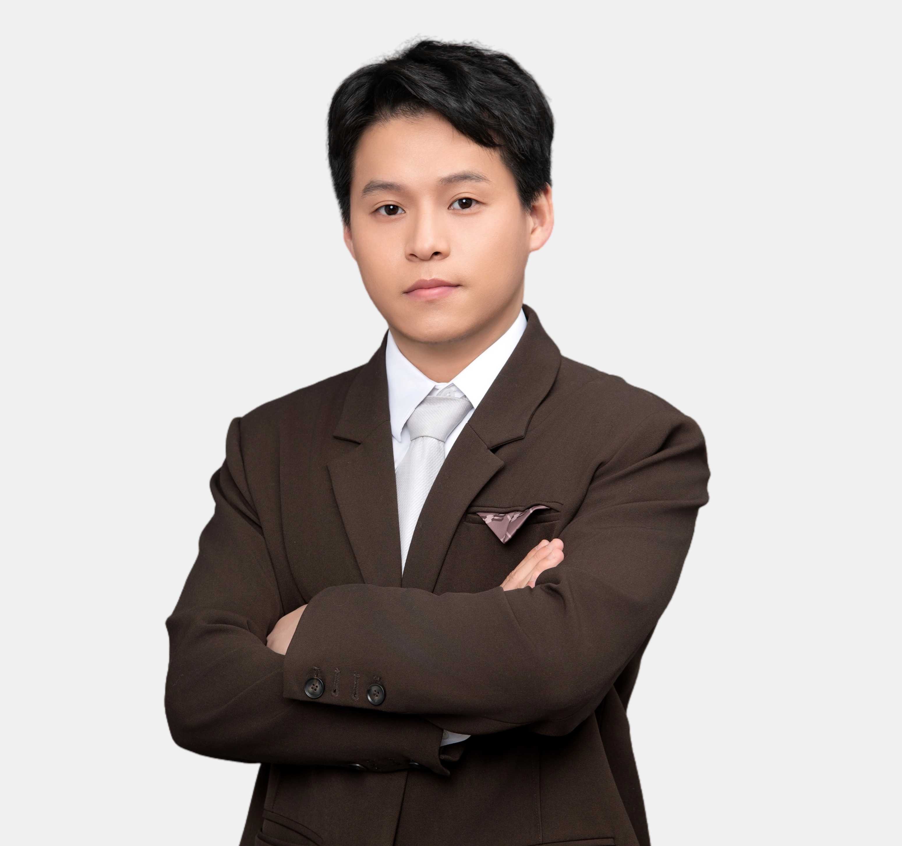 致高专业律师：敖林